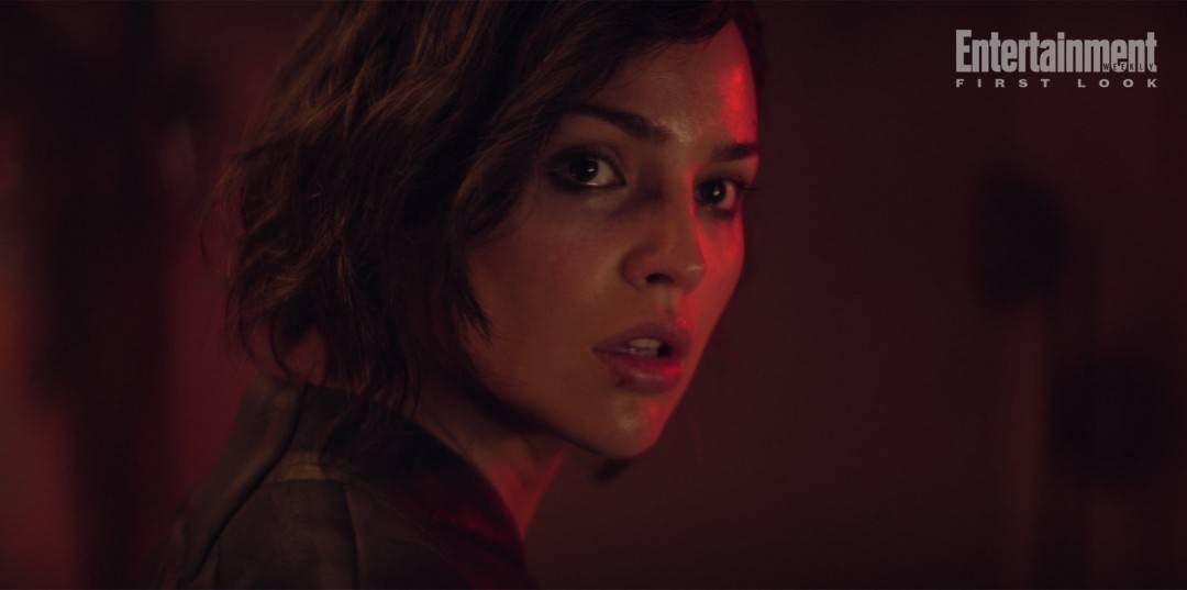 科幻恐怖片《异世降临》预告 艾莎冈萨雷斯主演